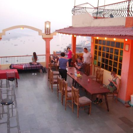 Puja Guest House Varanasi Esterno foto