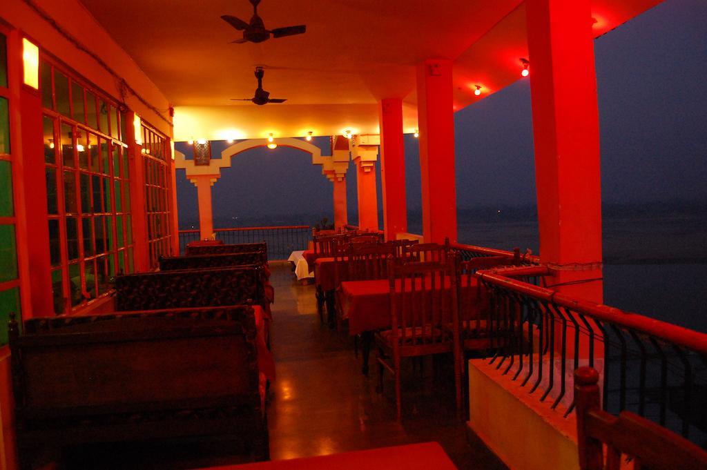 Puja Guest House Varanasi Esterno foto