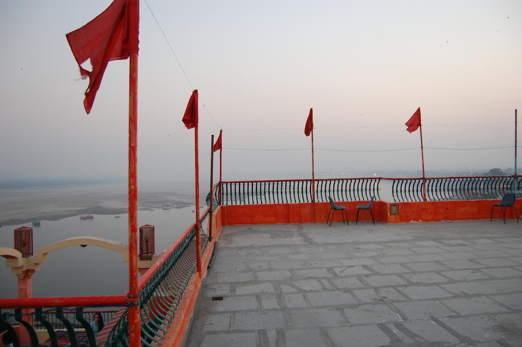 Puja Guest House Varanasi Esterno foto