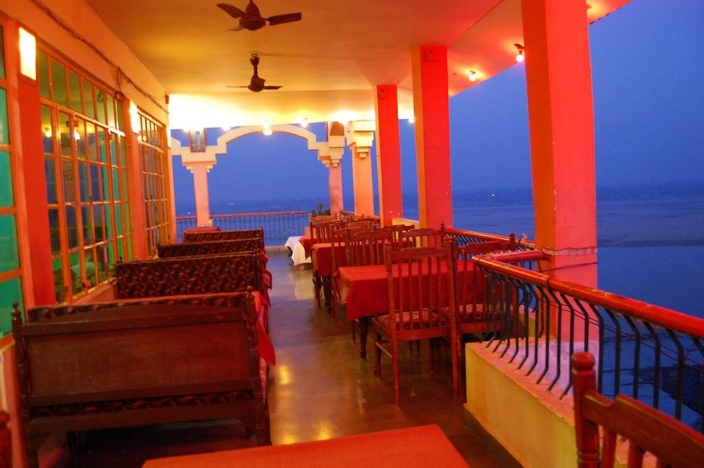 Puja Guest House Varanasi Esterno foto