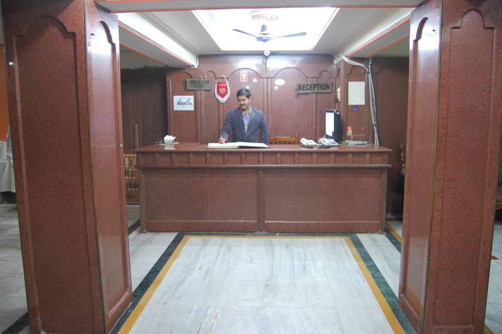 Puja Guest House Varanasi Esterno foto