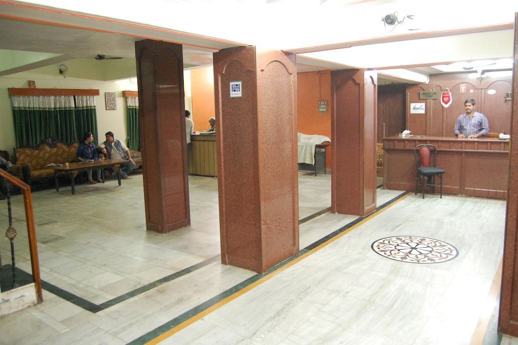 Puja Guest House Varanasi Esterno foto