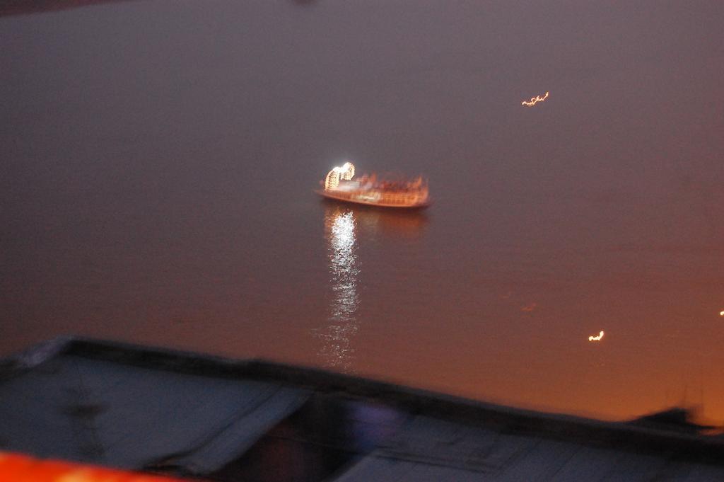 Puja Guest House Varanasi Esterno foto