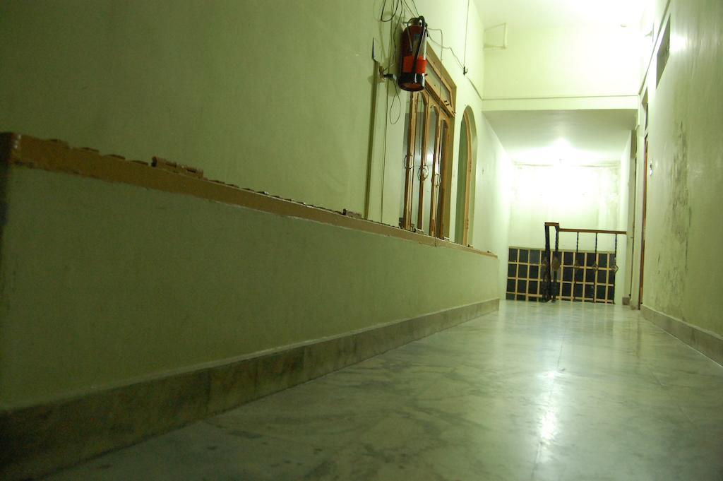 Puja Guest House Varanasi Esterno foto