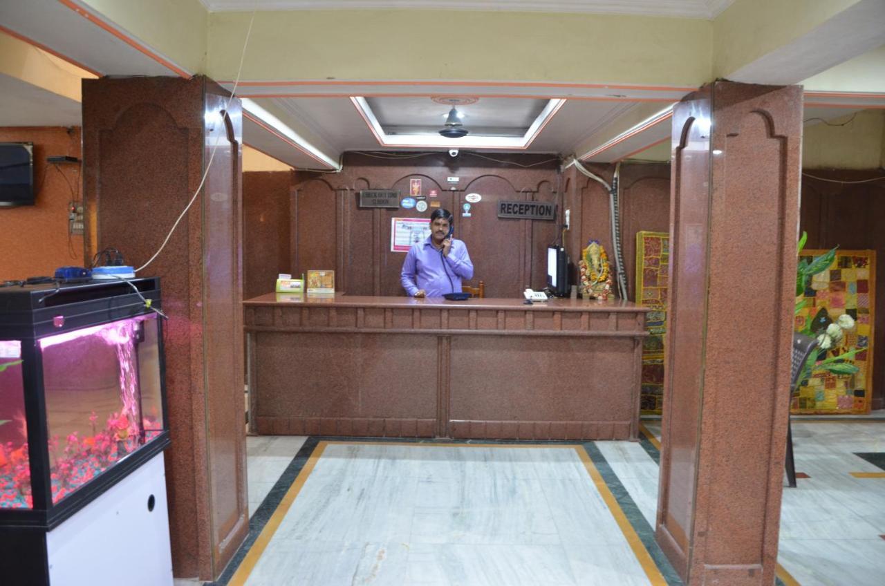 Puja Guest House Varanasi Esterno foto